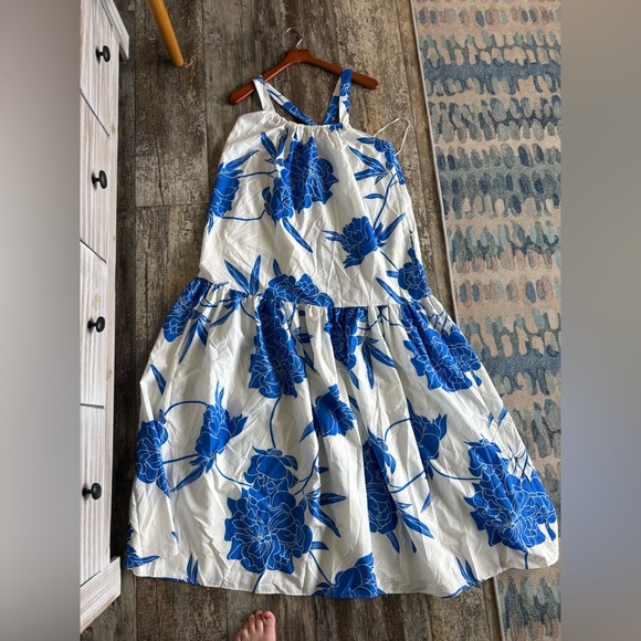 QMP Moda Blue white floral tiered drop waist maxi Dress - Picture 6 of 7